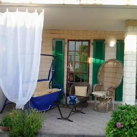 Avec Jardin Prive A 100mt Du *