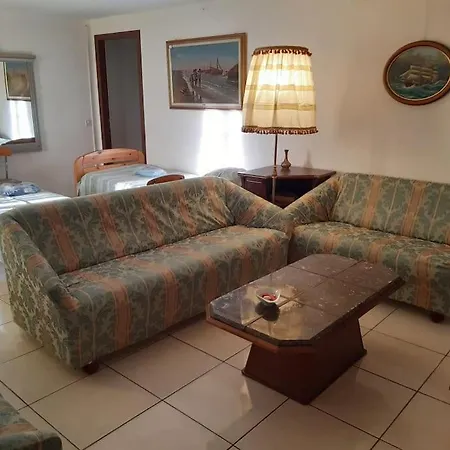 Avec Jardin Prive A 100mt Du *