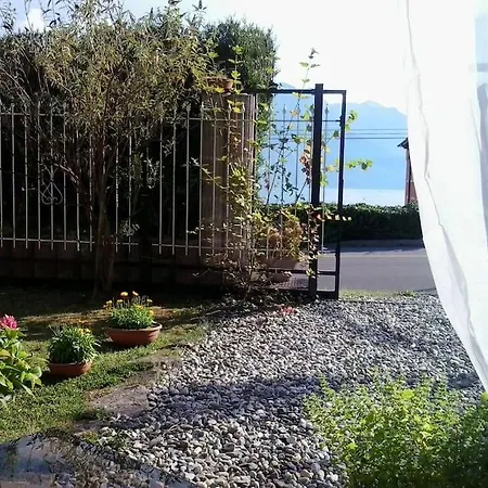 Avec Jardin Prive A 100mt Du Apartment Montreux