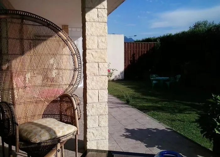 Avec Jardin Prive A 100mt Du Montreux