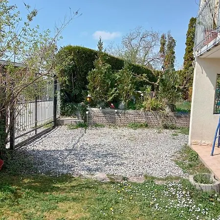 Avec Jardin Prive A 100mt Du *