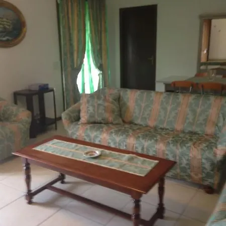 Avec Jardin Prive A 100mt Du Montreux