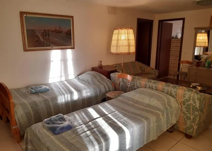 Avec Jardin Prive A 100mt Du 몽트뢰